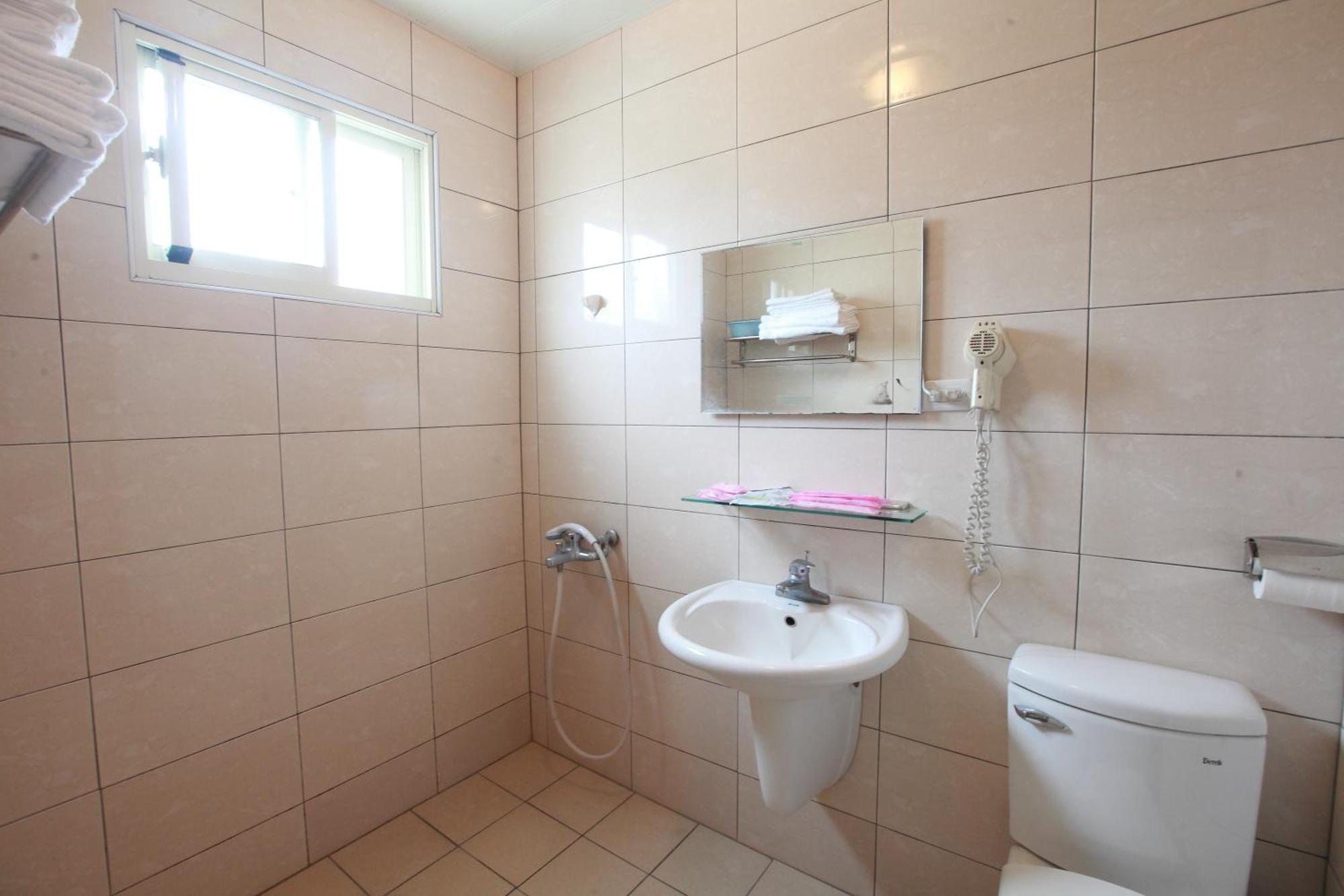 Yong Qi Hotel Hualien City Room photo